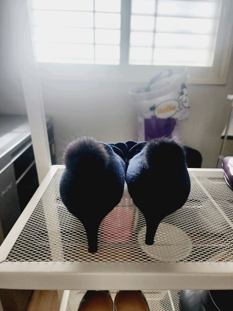 여성 리본 하이힐 이미지