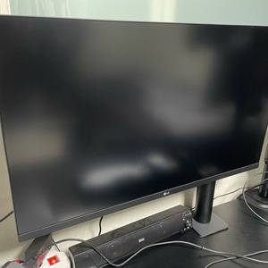 LG 32UN880 32인치 4K 모니터 이미지