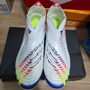 새상품/풀박스) 아디다스 프레데터 엣지+ FG J (240mm) 이미지