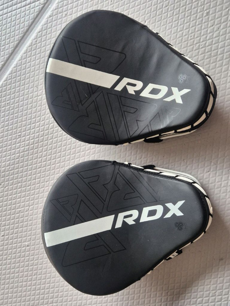 RDX 복싱글러브(8oz)와 포커스 미트 이미지