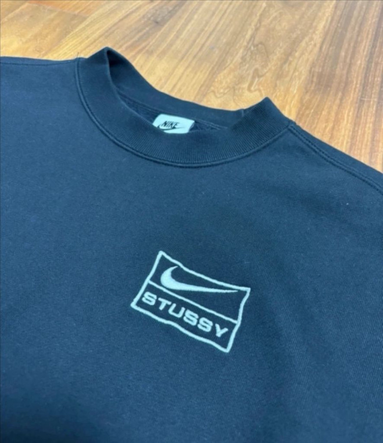 [나이키 x 스투시] NRG 스웻셔츠 (100) (나투시 맨투맨)--2