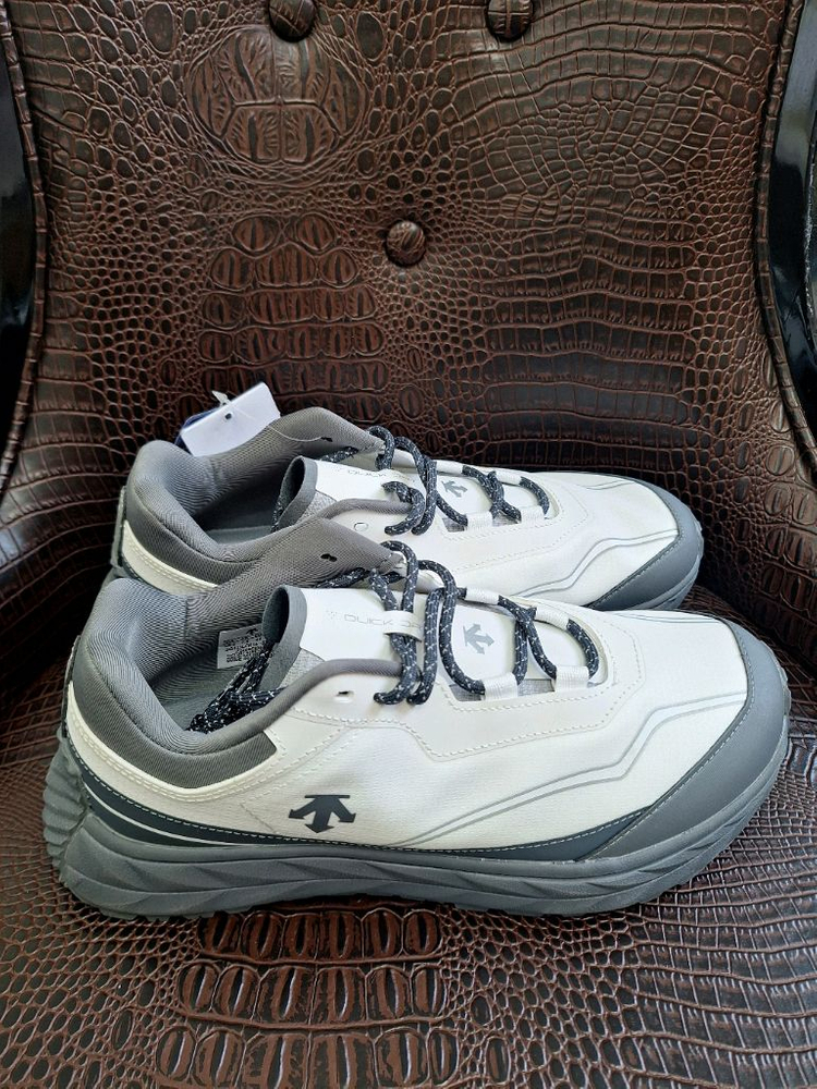 데상트 운동화260 새상품 이미지