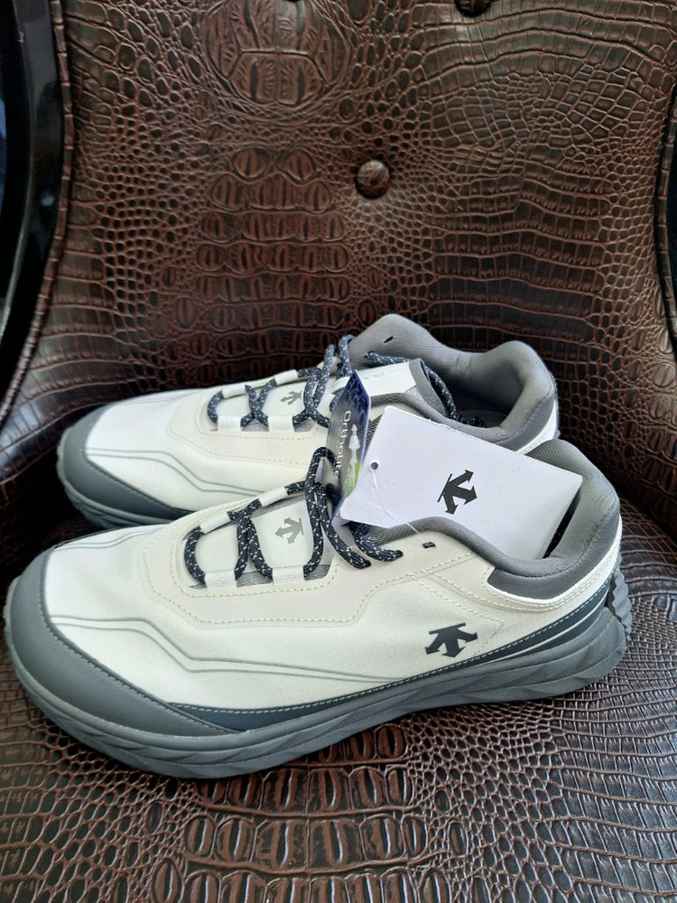 데상트 운동화260 새상품 이미지