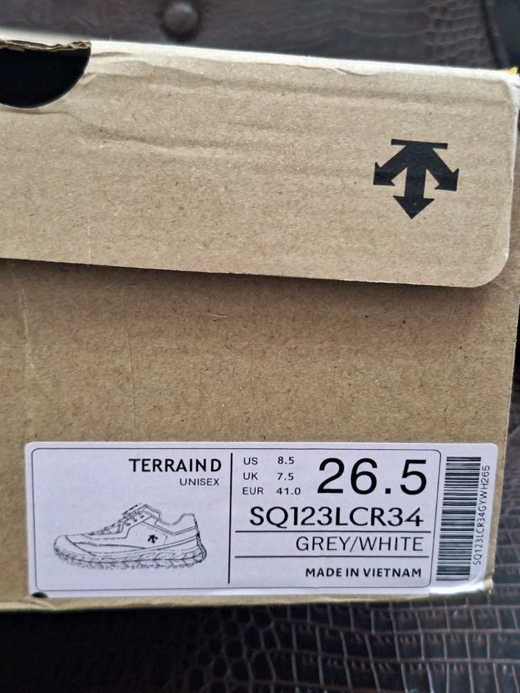 데상트 운동화260 새상품 이미지