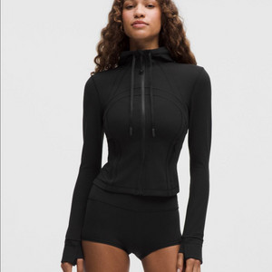 룰루레몬 디파인 크롭 후드 재킷 블랙 새상품 판매합니다