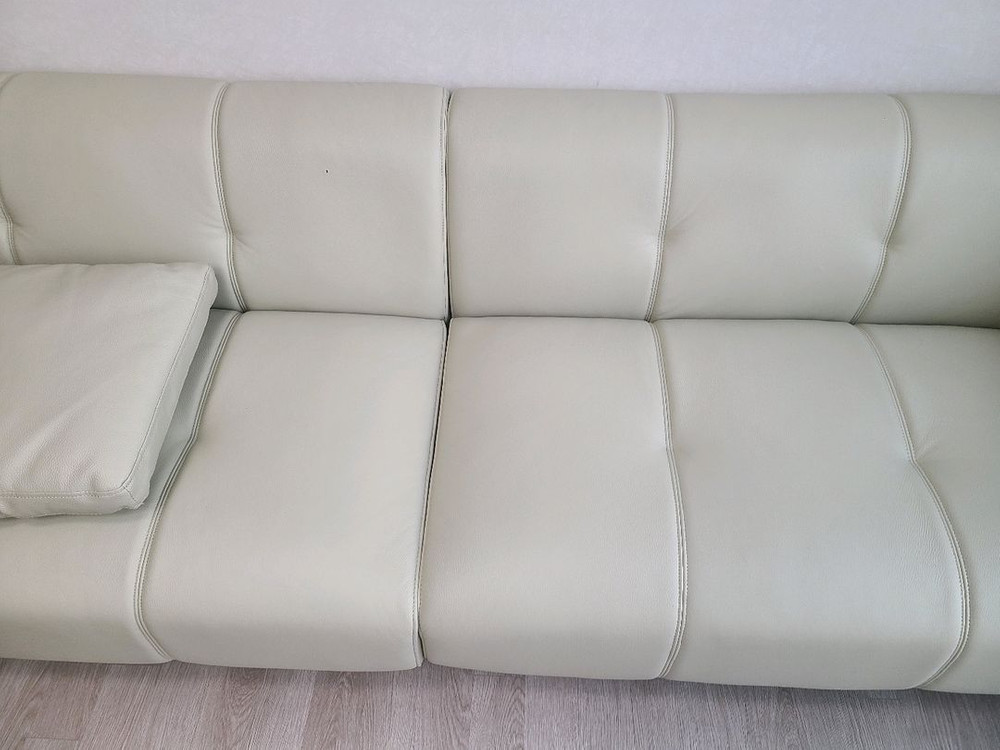 4인용 가죽 소파 이미지