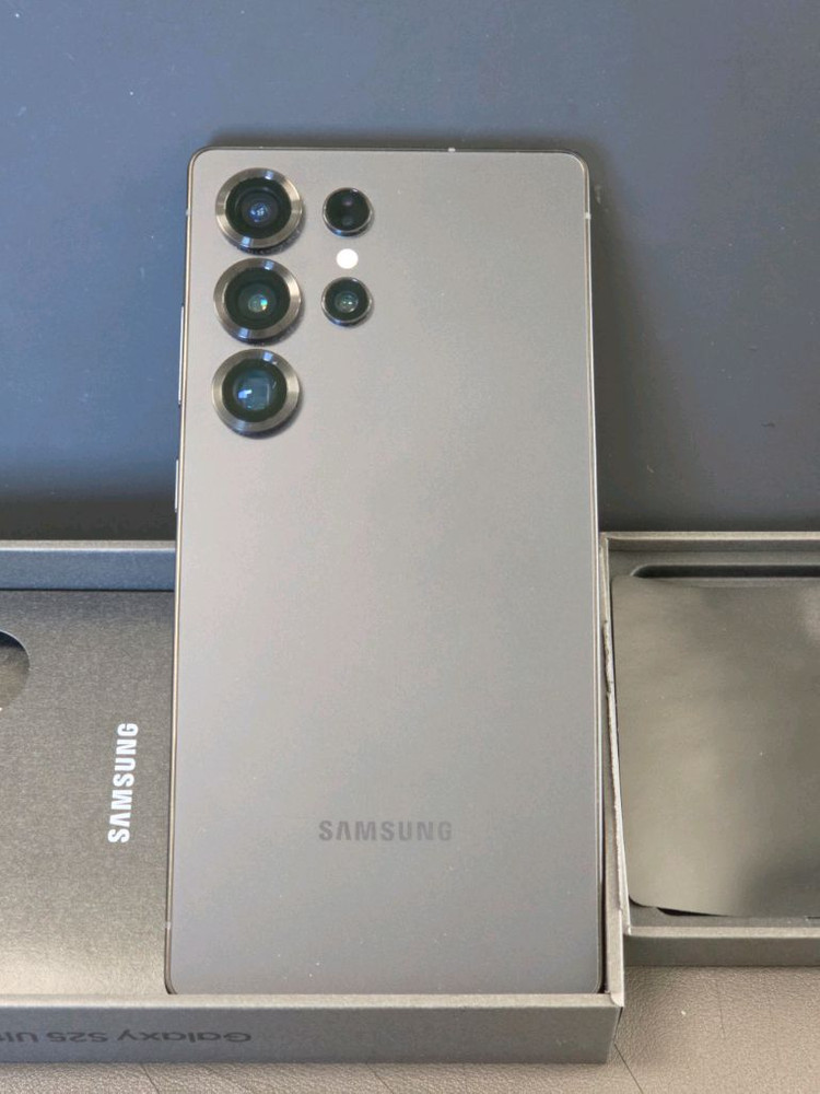 (자급제) 갤럭시S25 울트라 1테라 16GB 티타늄 제트블랙 판매합니다.--2