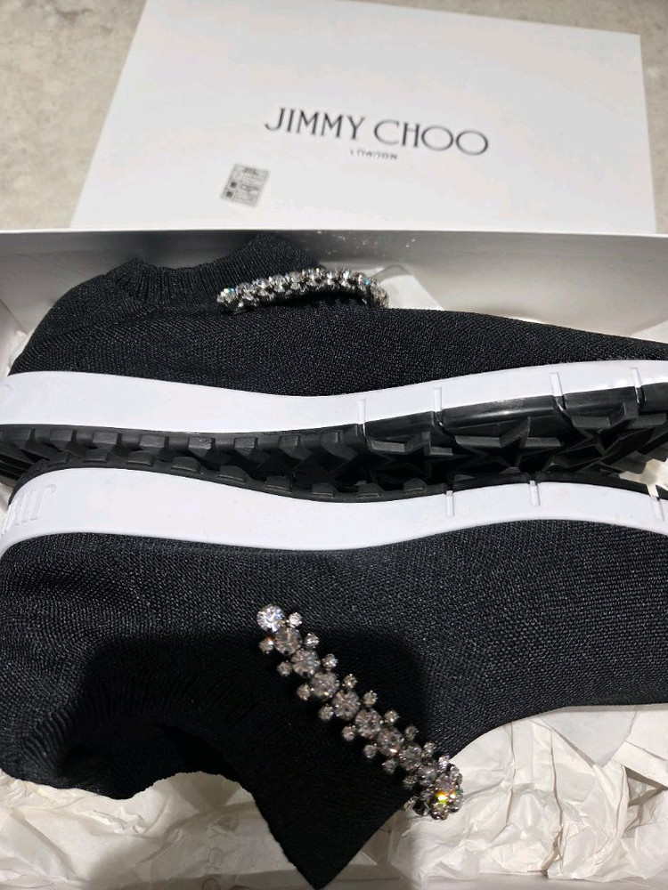 지미추 스니커즈 베로나 verona 토즈 에르메스 로저비비에 샤넬 프라다 셀린느 주세페자노티 마놀로블라닉 이미지