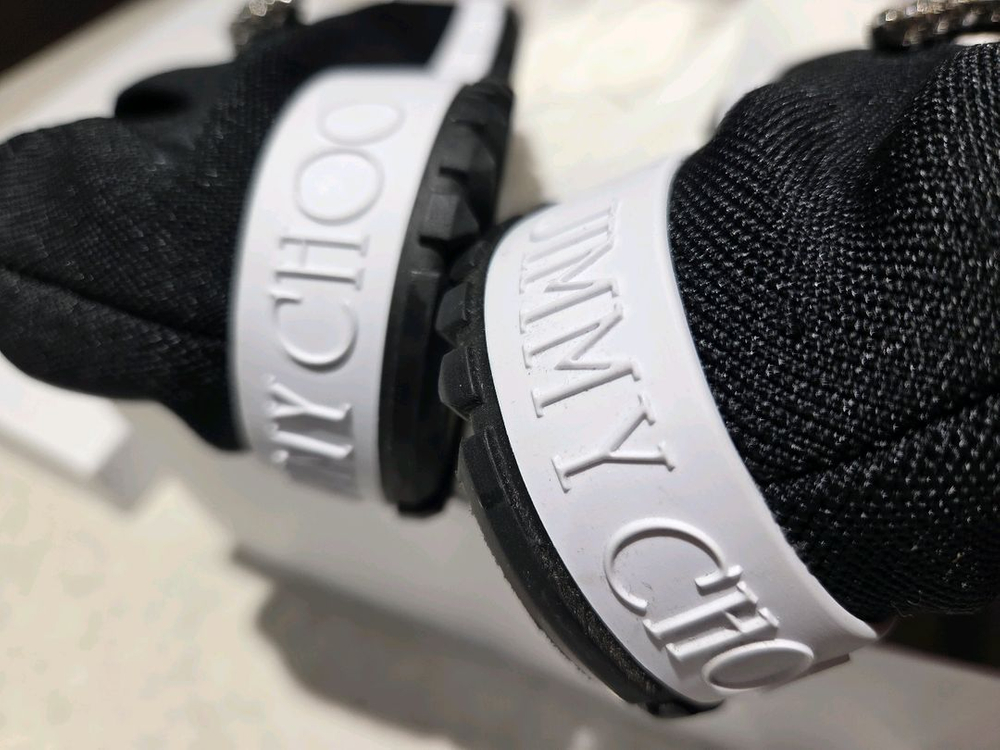 지미추 스니커즈 베로나 verona 토즈 에르메스 로저비비에 샤넬 프라다 셀린느 주세페자노티 마놀로블라닉 이미지