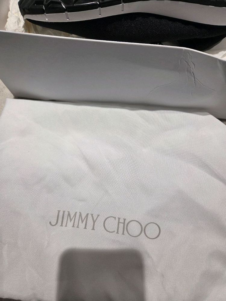 지미추 스니커즈 베로나 verona 토즈 에르메스 로저비비에 샤넬 프라다 셀린느 주세페자노티 마놀로블라닉 이미지