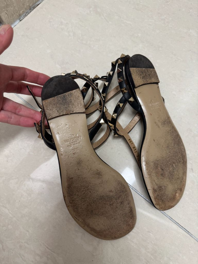 발렌티노 락스터드 T스트랩 플랫 37.5 (급처)--3