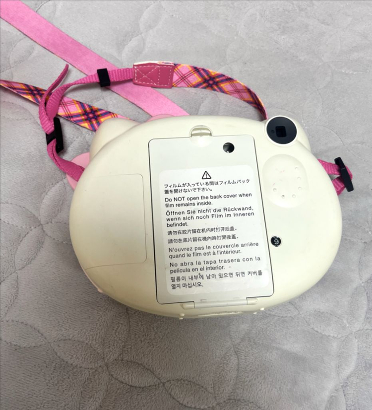 헬로키티 40주년 한정판 인스탁스 폴라로이드카메라 이미지