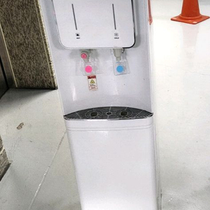 정수기, 냉온수겸용,필터일부새걸로얼마전교체,근처는 가져다 드려요 이미지