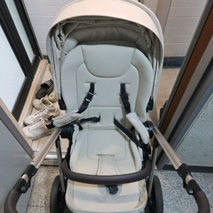리안솔로 2025 절충형 유모차 팝니다.