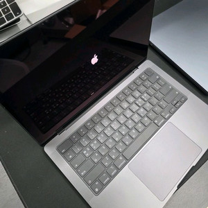 맥북 프로 14 m4 max 64GB SSD2TB 팝니다.