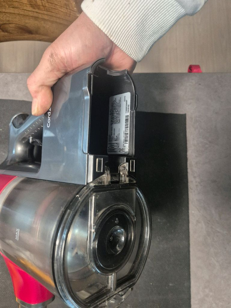 LG 코드제로 A9 무선 청소기 본체 만 사용감 있으나 작동잘됩니다 이미지