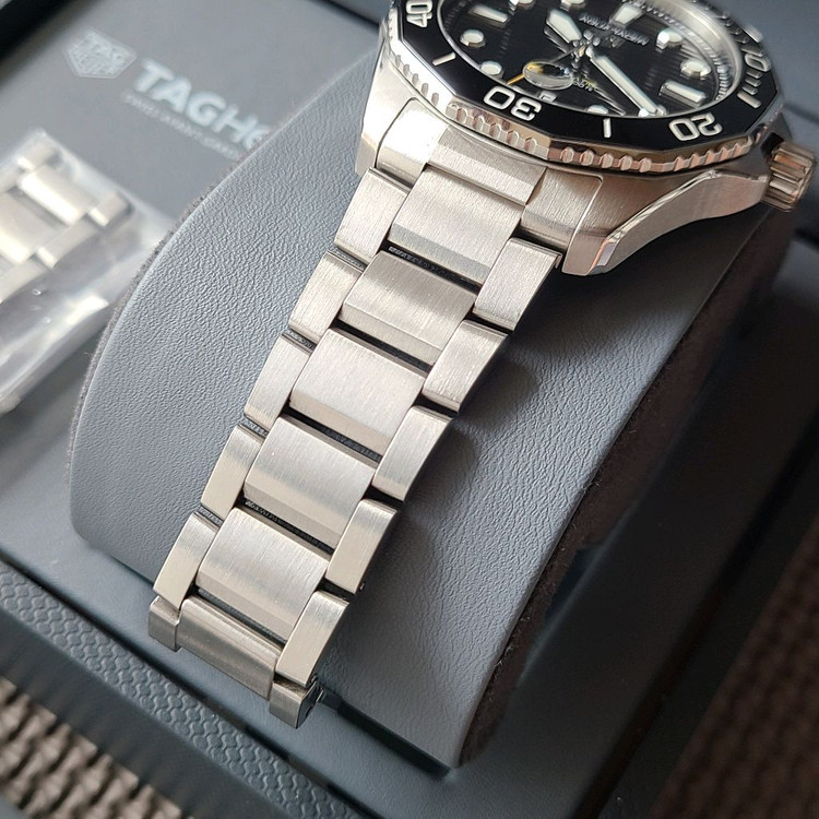 [태그호이어] 아쿠아레이서 프로패셔널300 오토매틱 블랙--2