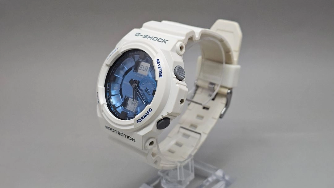 카시오 지샥 GA-150MF 화이트 메탈릭블루 이미지