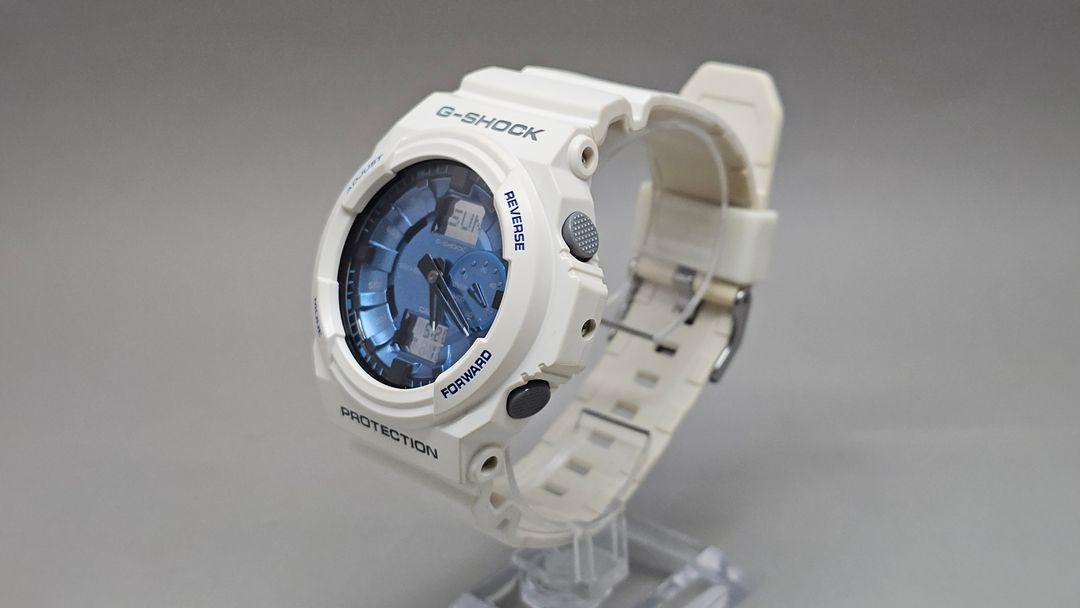 카시오 지샥 GA-150MF 화이트 메탈릭블루 이미지