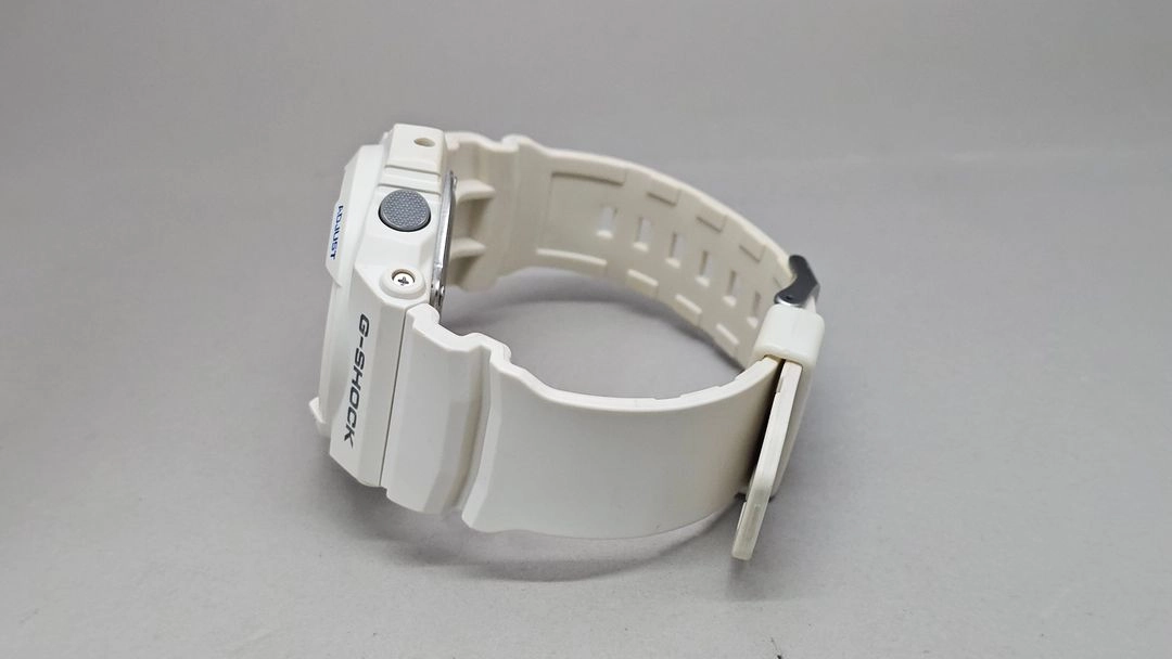 카시오 지샥 GA-150MF 화이트 메탈릭블루 이미지