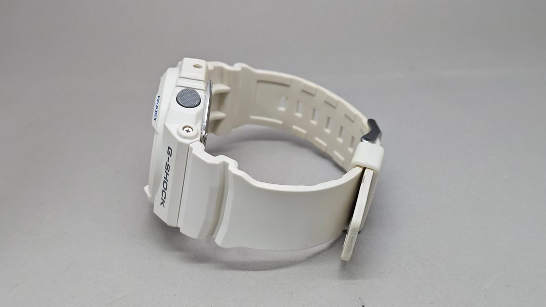 카시오 지샥 GA-150MF 화이트 메탈릭블루 이미지