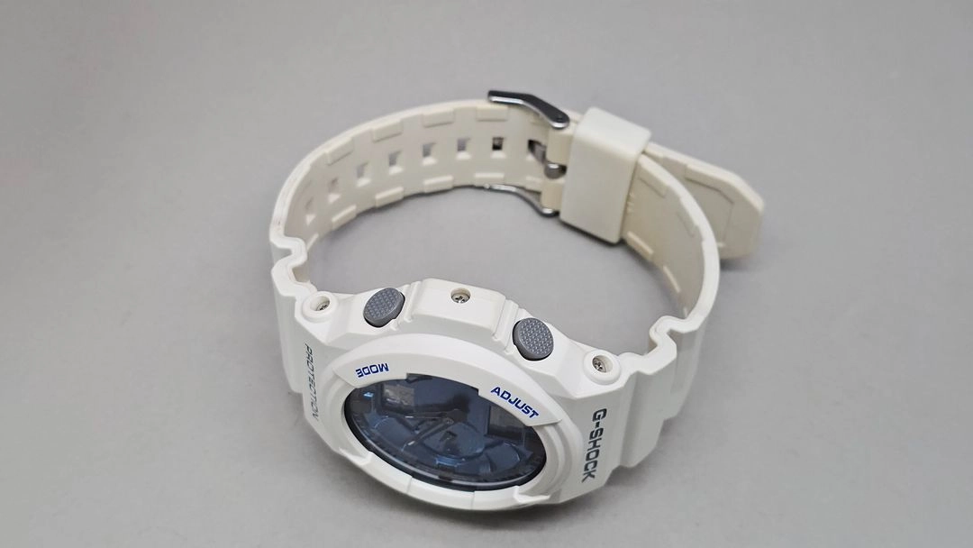 카시오 지샥 GA-150MF 화이트 메탈릭블루 이미지
