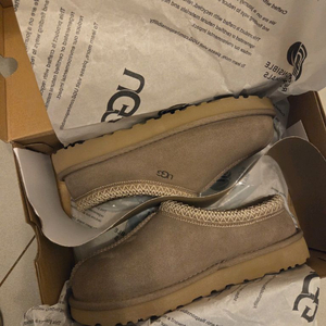 미국 어그 타스만 250사이즈(새상품)