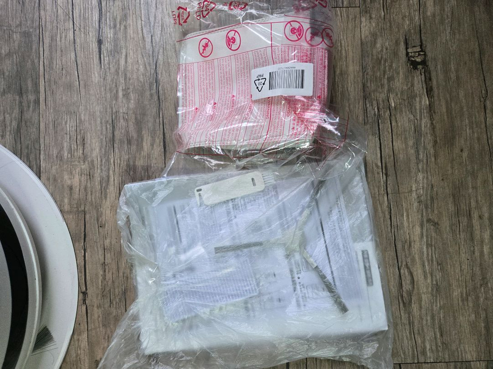 (가격인하) LG 코드제로 로봇청소기 올인원타워 팝니다 이미지