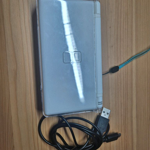 닌텐도DS Lite 화이트 이미지