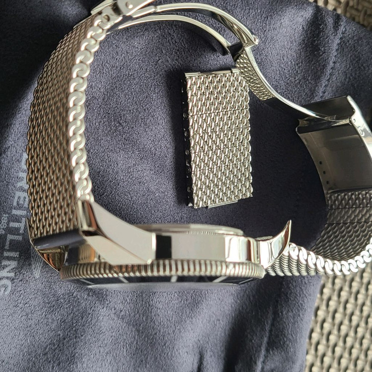 [브라이틀링] 슈퍼오션 헤리티지 46mm 블랙 메쉬 브레이슬릿 모델--2