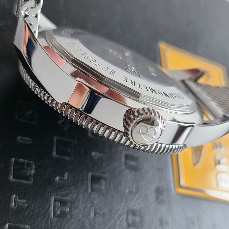 [브라이틀링] 슈퍼오션 헤리티지 46mm 블랙 메쉬 브레이슬릿 모델--3