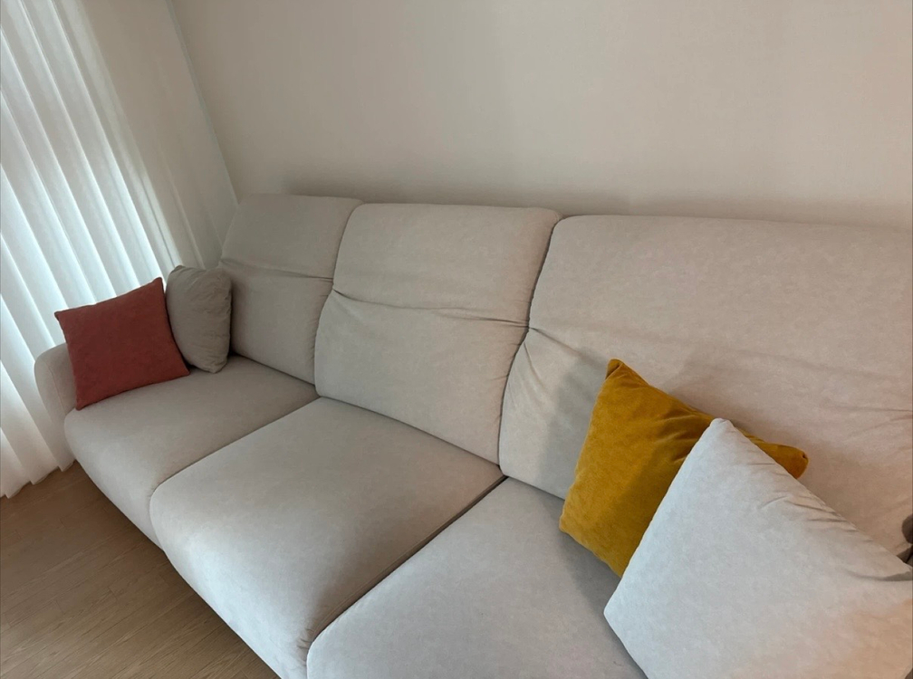 4인용 소파 이미지