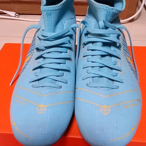 나이키 머큐리얼 슈퍼플라이 8 아카데미 MG 축구화(255mm)