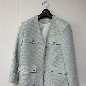 소라색 트위드 자켓