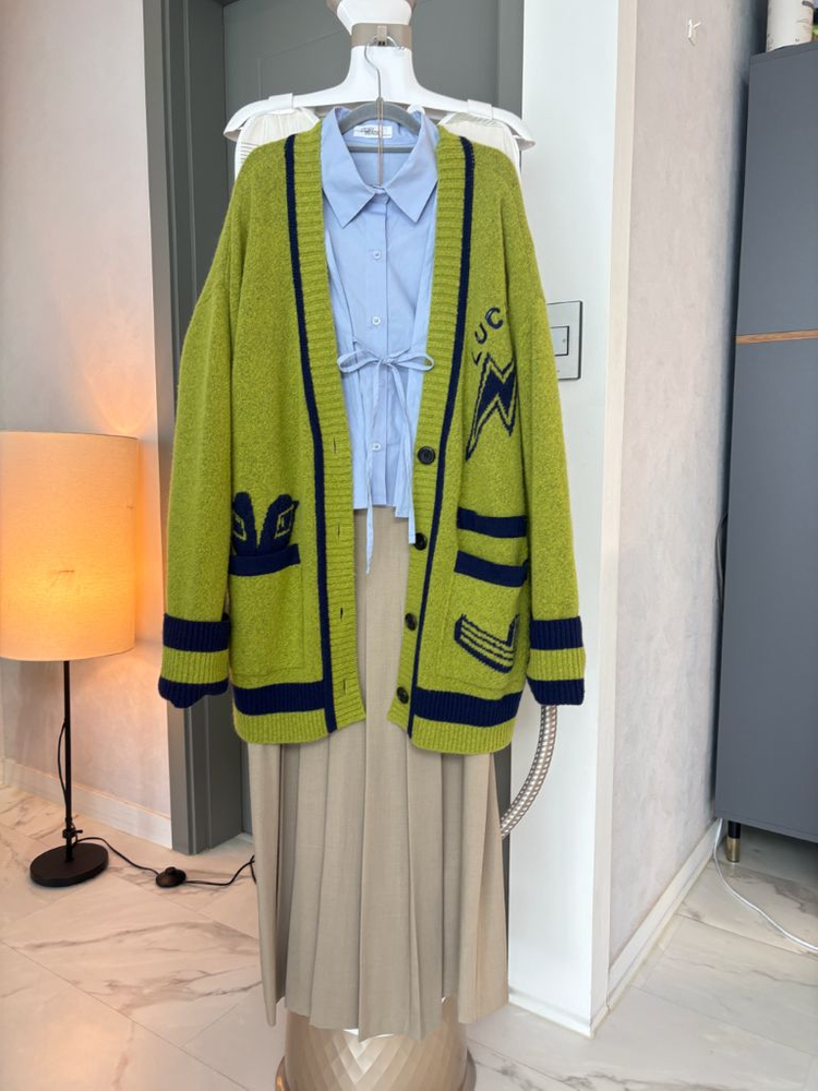 레이어드 리본 셔츠, 랩스타일 플리츠 스커트--1