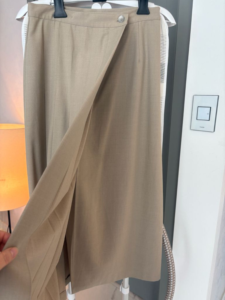 레이어드 리본 셔츠, 랩스타일 플리츠 스커트--7