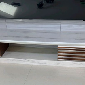 대리석 패턴 TV 거치대