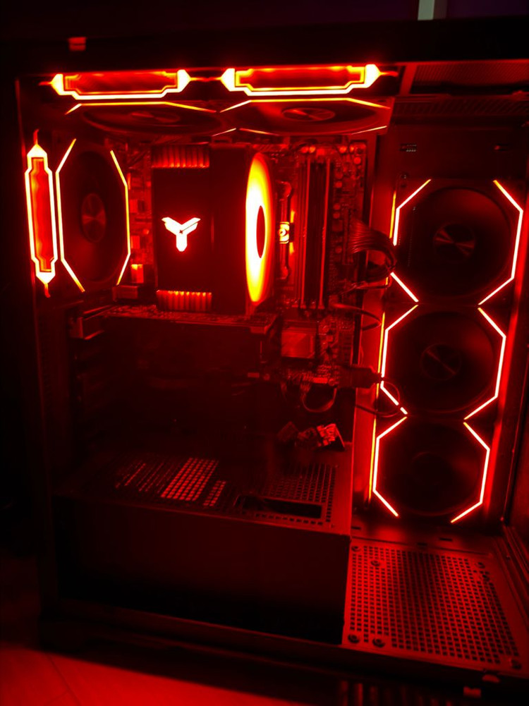 라이젠 7500F 반본체 PC 컴퓨터--3