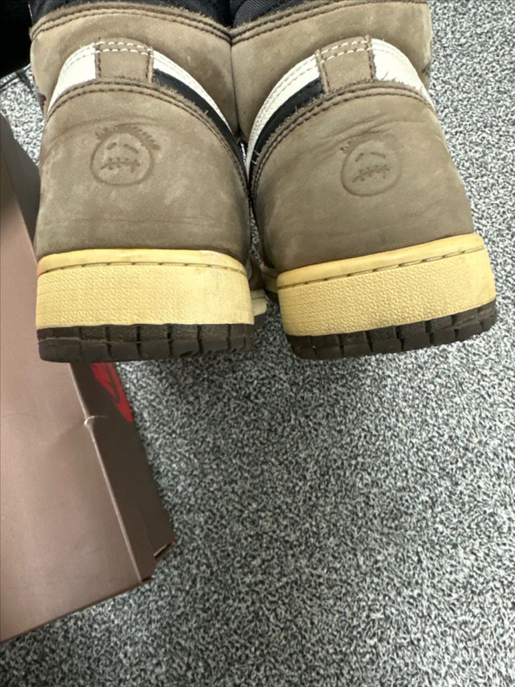 (특가)나이키 에어조던1 트래비스 스캇 모카 하이 285--4