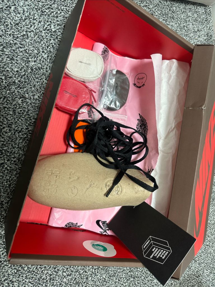 (특가)나이키 에어조던1 트래비스 스캇 모카 하이 285--8