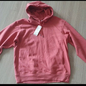 유니클로 코랄색 후드티 L.반값택비포함 15000