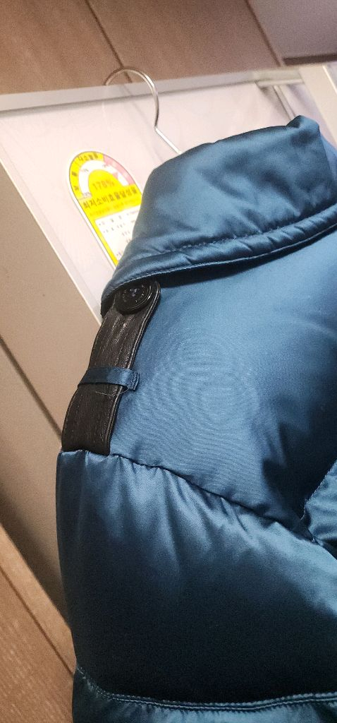 버버리 푸퍼패딩 12Y 성인 마른44/ 몽클레어 경량패딩 55--3