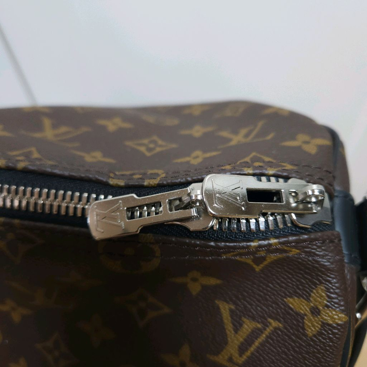 루이비통키폴 반둘리에45 마카사르 정품 이미지