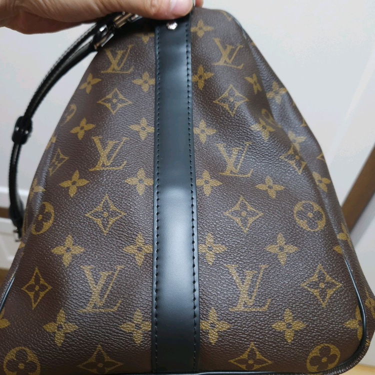 루이비통키폴 반둘리에45 마카사르 정품 이미지