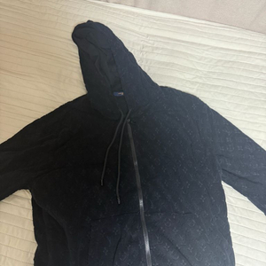 루이비통 후드집업