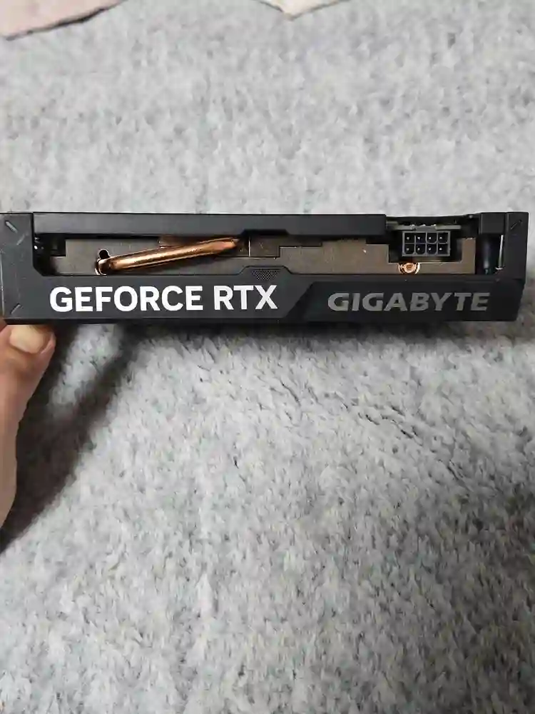 RTX 4060 8GB 그래픽카드 이미지