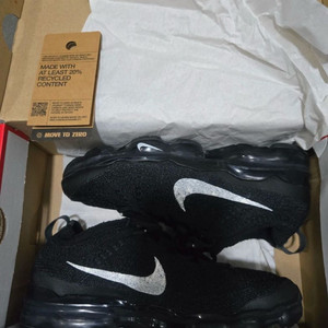신품급 나이키 우먼 에어 베이퍼맥스 2023 블랙(235)판매합니다