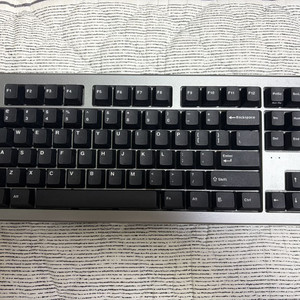 레오폴드 블랙이색 영문 키캡 87키 팝니다. 이미지