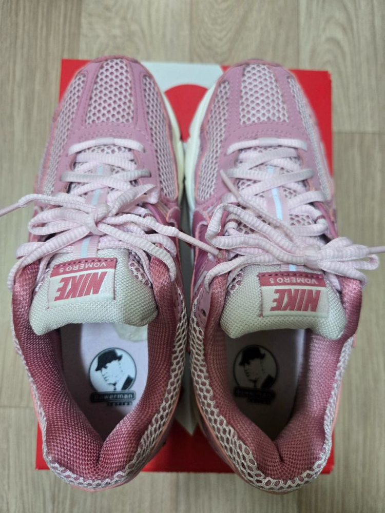 신품급 나이키 우먼 줌보메로5 프리미엄 엘리멘탈 핑크 ( 230) 판매합니다--2