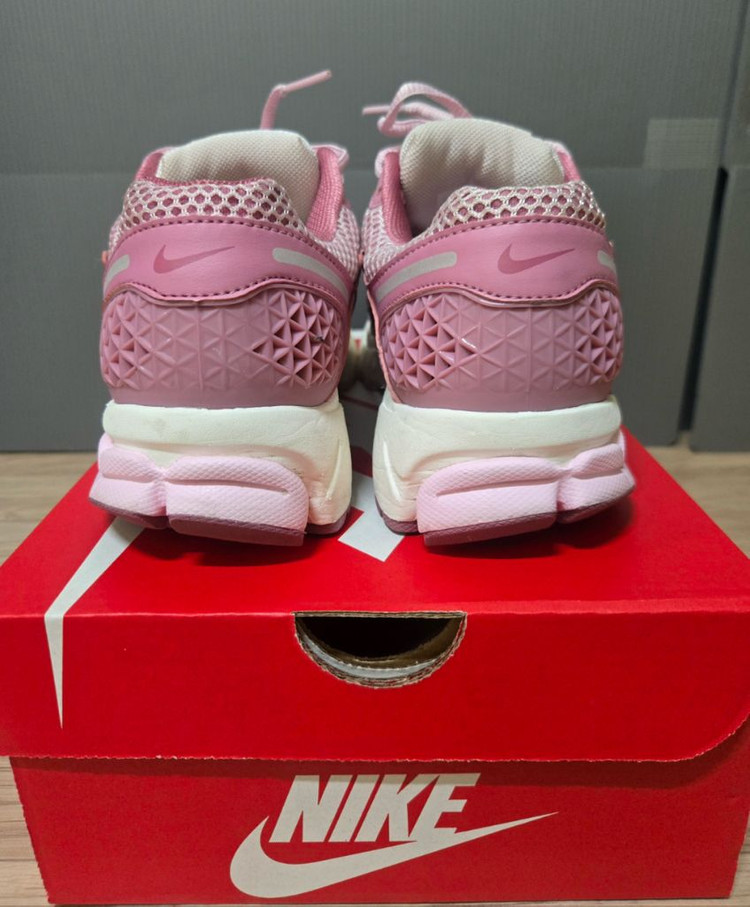 신품급 나이키 우먼 줌보메로5 프리미엄 엘리멘탈 핑크 ( 230) 판매합니다--4